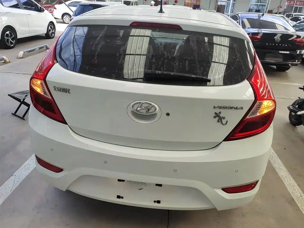 Hyundai Reina 2014 Model 1.4L Automatic GLX фото 6