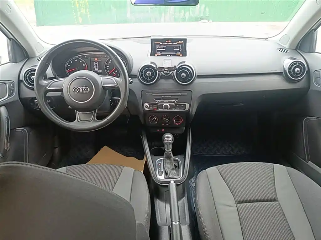 Audi A1 2016 30 TFSI Sportback Design Style Edition фото 10