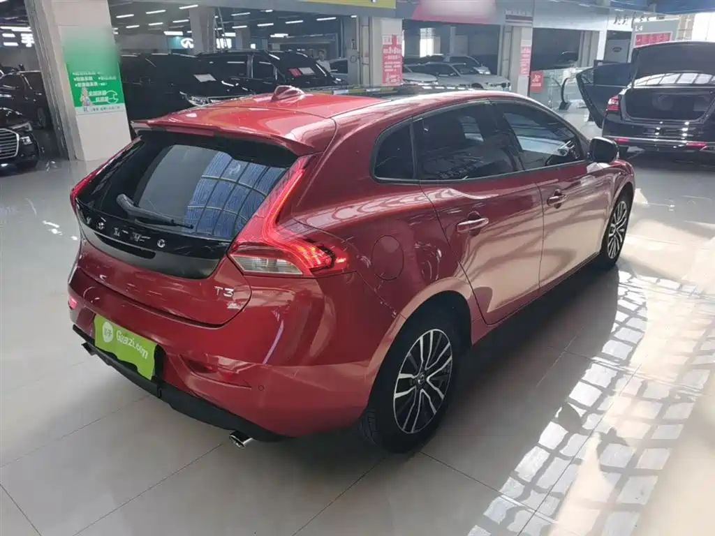 Volvo V40 2019 2019 T3 Momentum