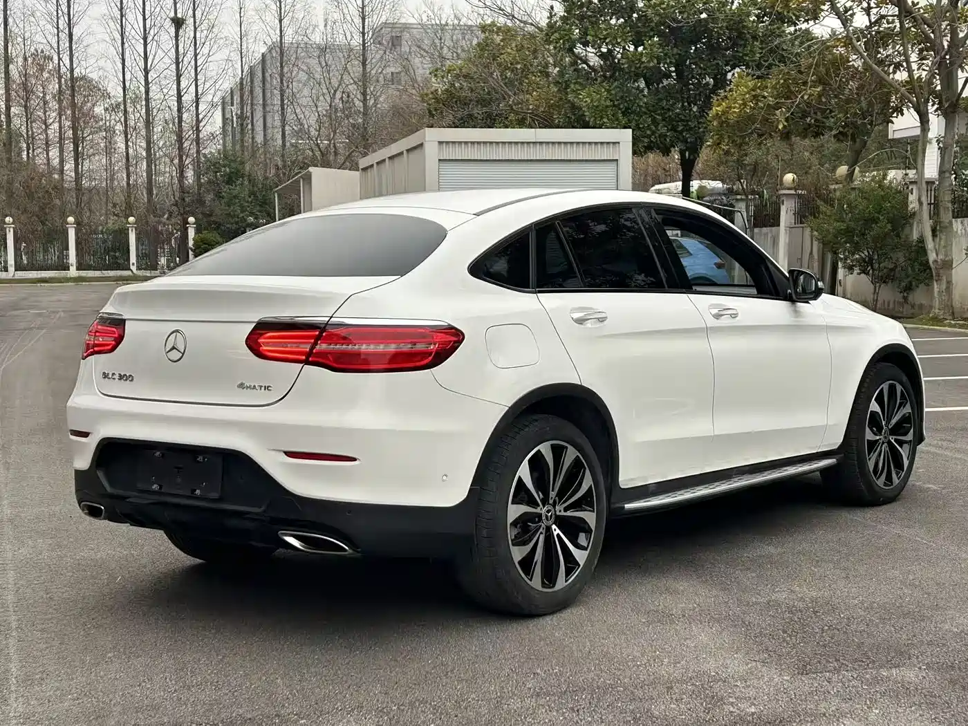Mercedes-Benz GLC Coupe 2017 GLC 300 4MATIC Coupe SUV фото 12