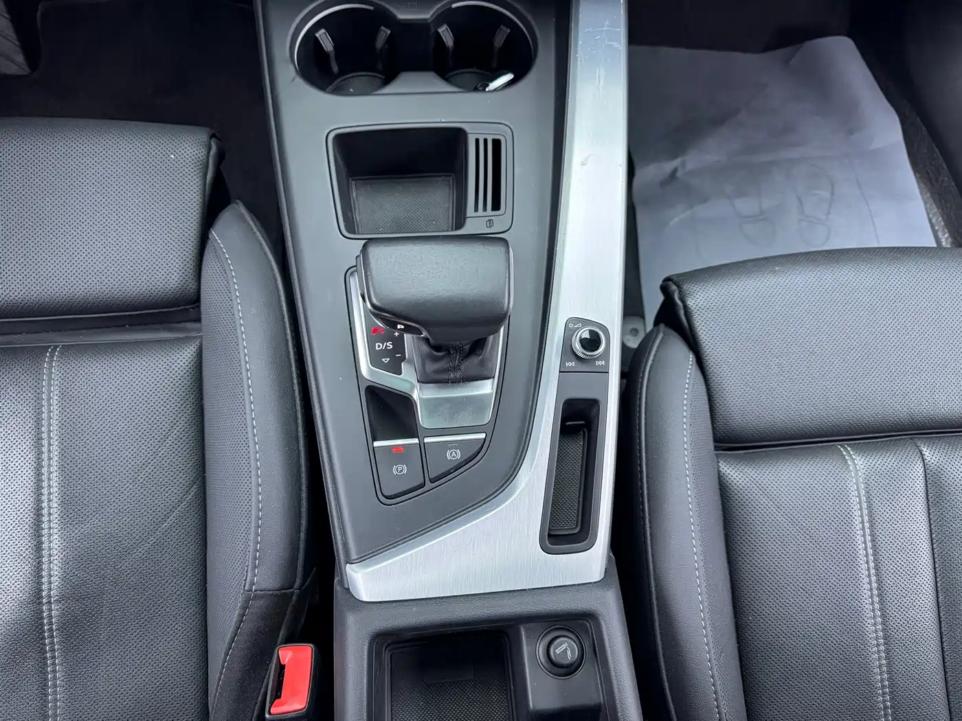 Audi A4L 2022 40 TFSI Fashion Dynamic фото 9