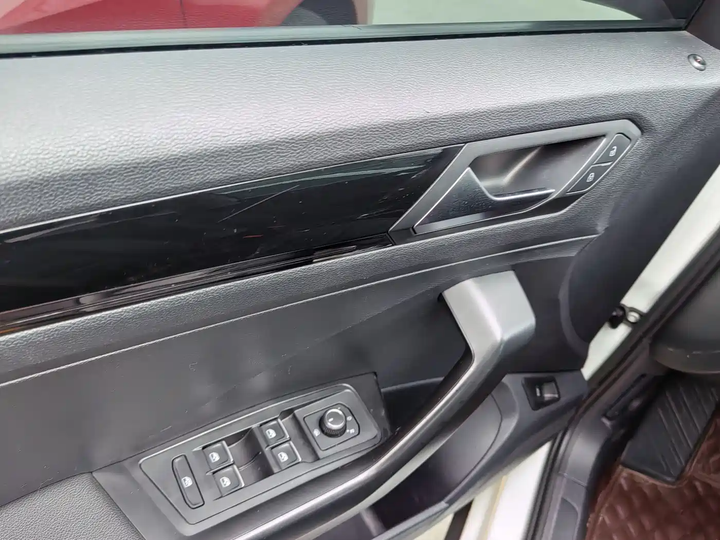 VOLKSWAGEN T ROC EXPLORING SONGS