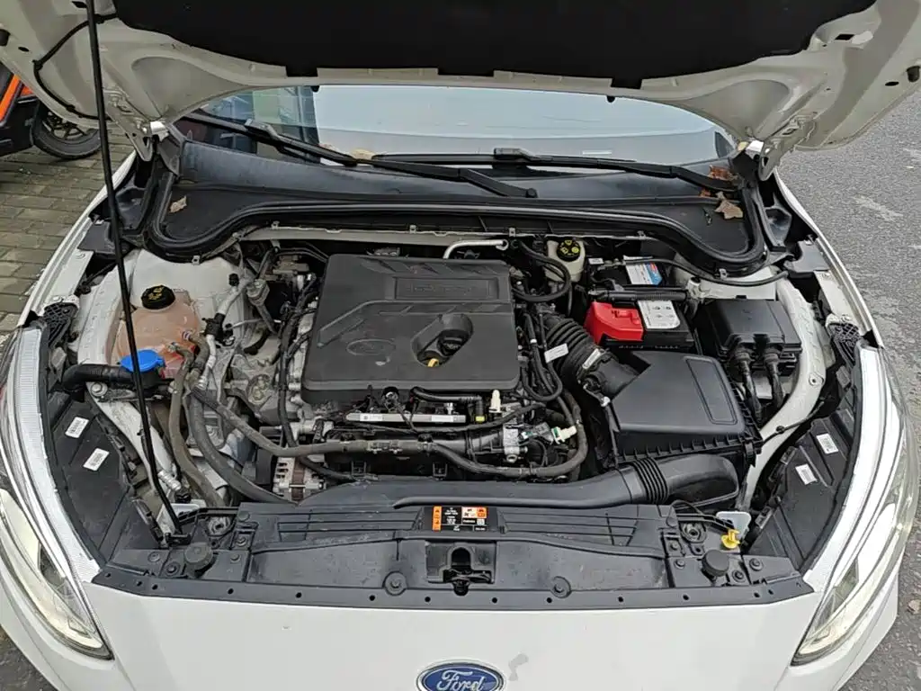 Фото 20 - Ford Focus