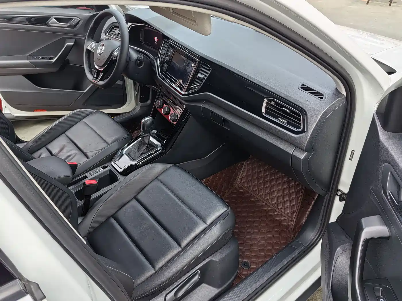 VOLKSWAGEN T ROC EXPLORING SONGS