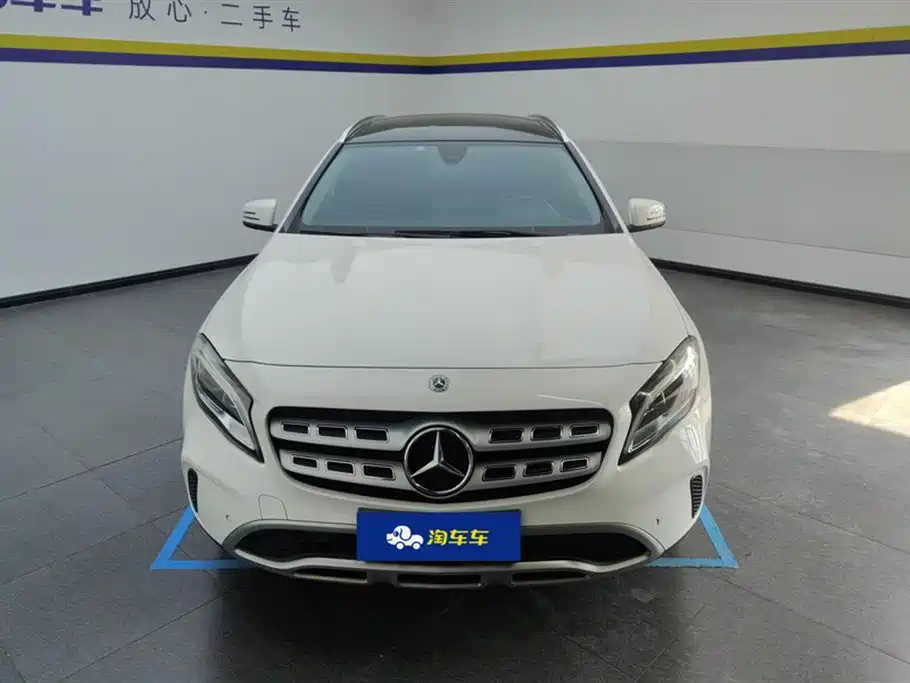 Mercedes-Benz GLA 2018 GLA 200 Dynamic фото 2