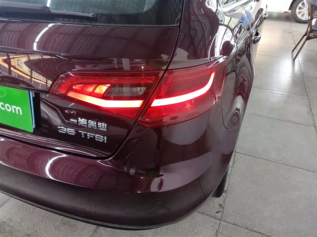 Audi A3 2014 Sportback 35 TFSI Automatic Comfort фото 25