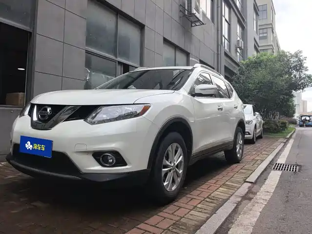 Nissan X-Trail 2015 2.0L CVT Comfort MAX 2WD