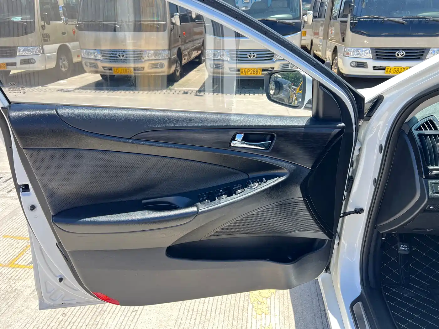 Hyundai Sonata 2013 2.0L Automatic Supreme Edition фото 6