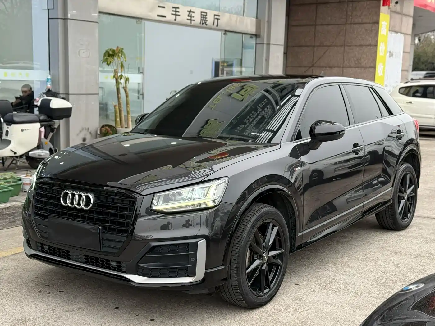 Audi Q2L 2020 35 TFSI Progressive Dynamic Model