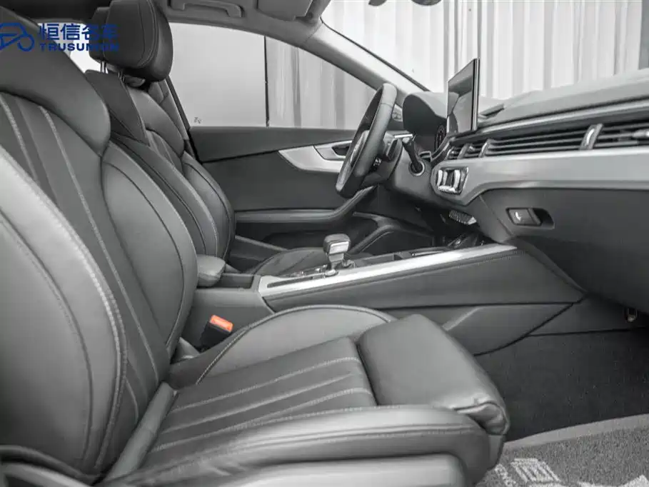 Audi A4L 2022 40 TFSI Luxury Dynamic фото 17