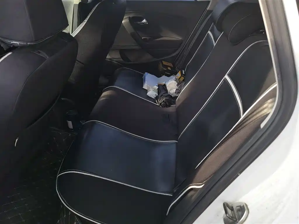 Volkswagen Polo 2016 1.4L Manual Trend фото 13