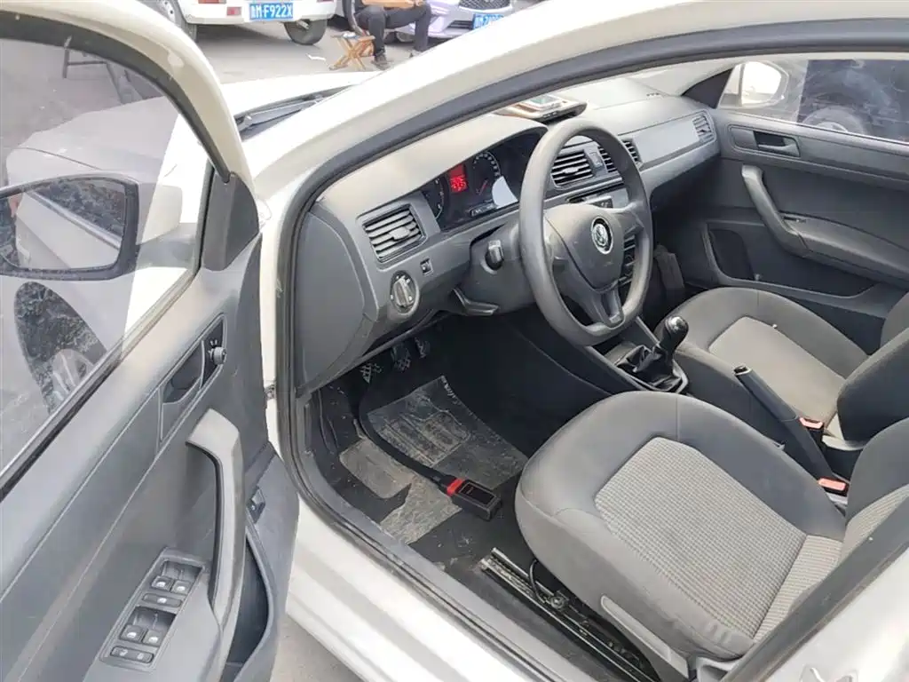 Volkswagen Santana 2016 1.6L Manual Trend Edition фото 16