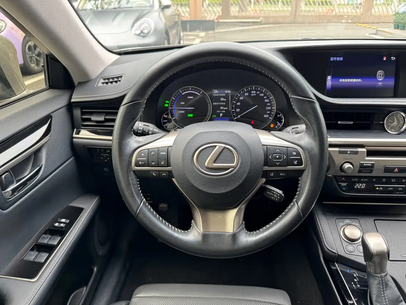 Lexus ES 2015 300h Comfort Edition фото 6