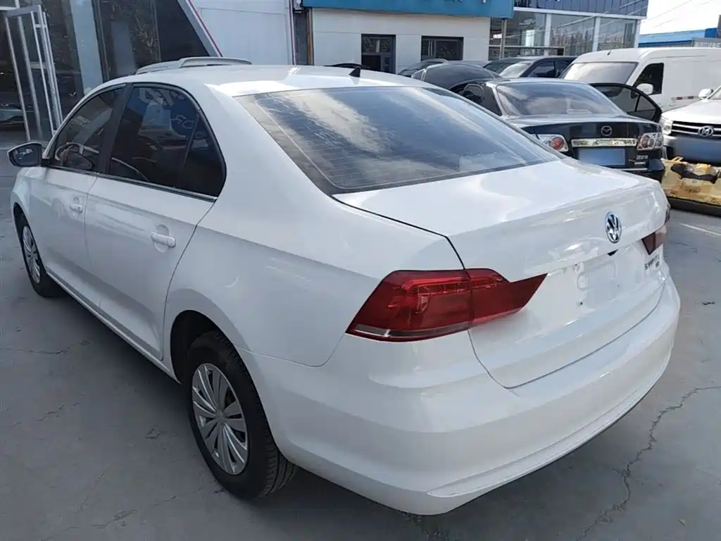 Volkswagen Santana 2016 1.6L Manual Trend Edition фото 5