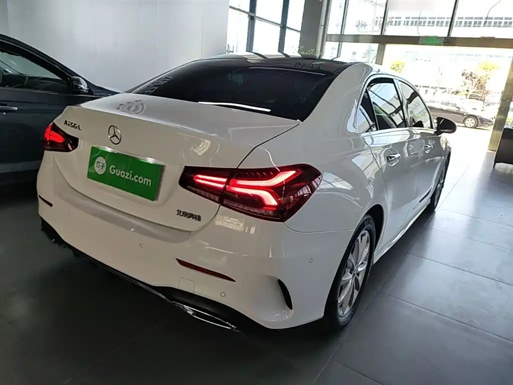 Mercedes-Benz A-Class 2021 A 200 L Sport Sedan Fashion Edition фото 7