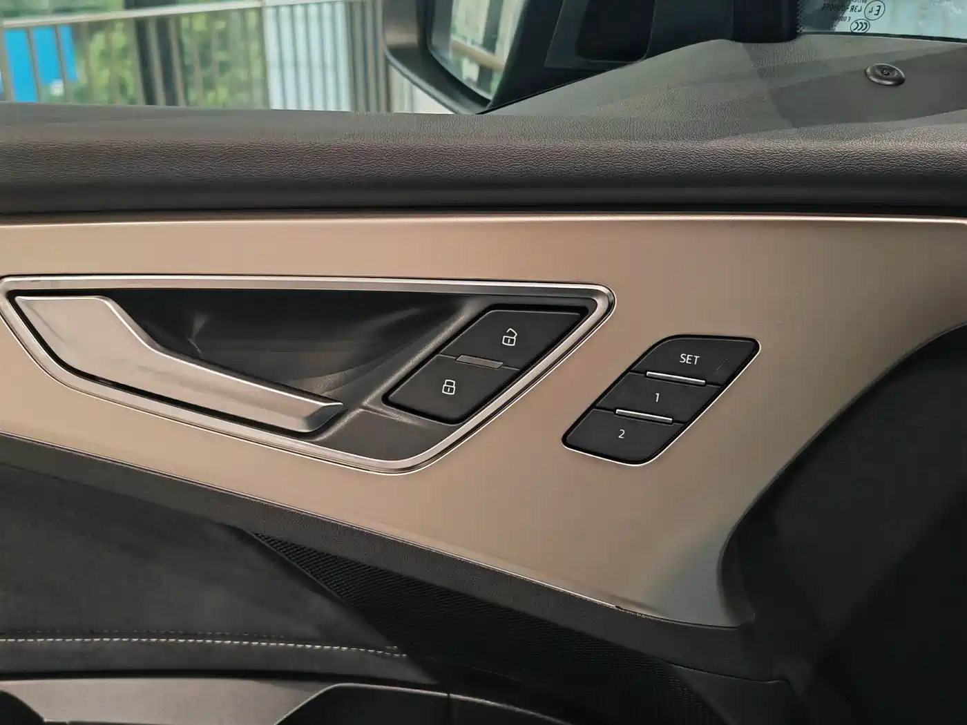 Audi Q5 e-tron 2023 40 e-tron Starlight Edition Brocade Package фото 10