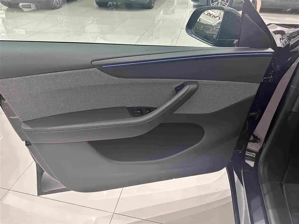 Tesla Model Y 2026 2026 Long Range Rear-Wheel Drive