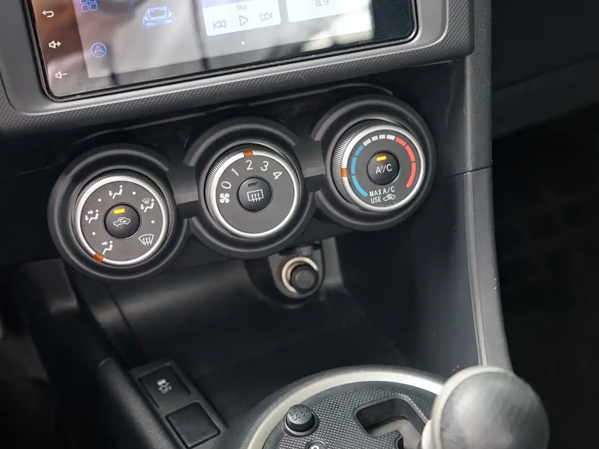Toyota Zelos 2011 2.5L Standard Edition фото 12