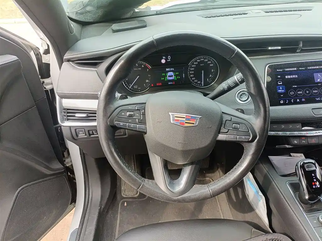 Cadillac XT4 2020 28T FWD Leading Trim фото 6