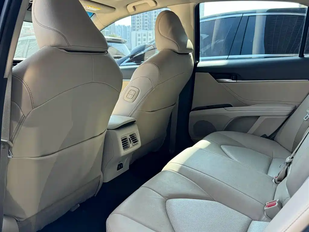 Toyota Camry 2021 2.5G Luxury Edition фото 3