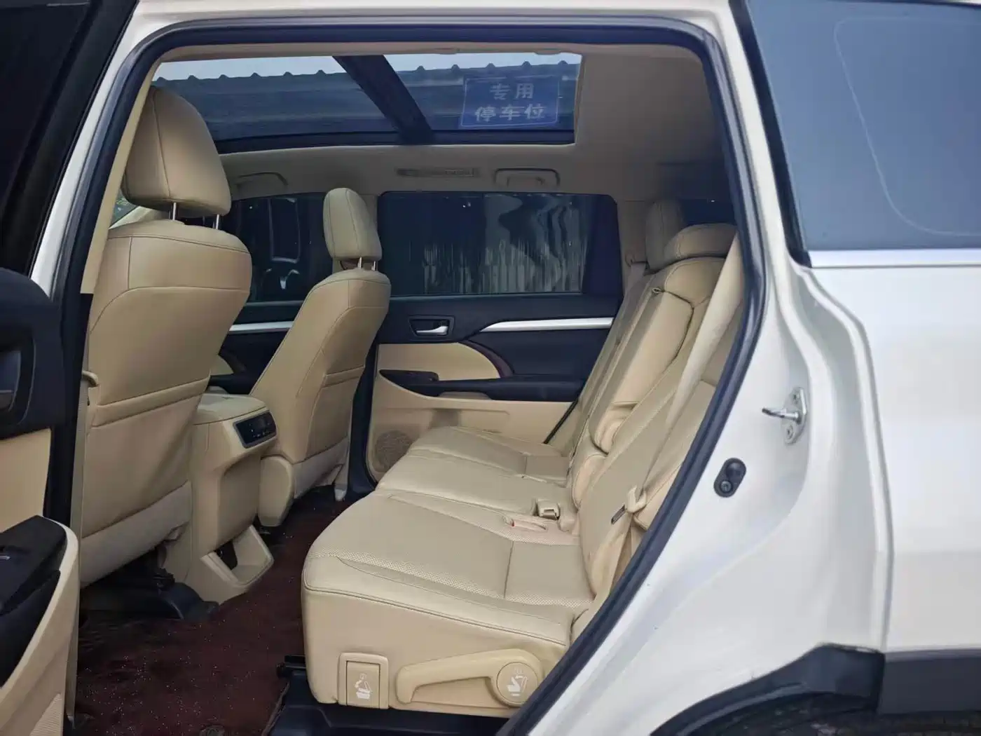 Toyota Highlander 2015 2.0T FWD Luxury Edition 7-seater фото 9
