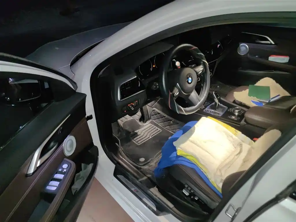 BMW 1-SERIES