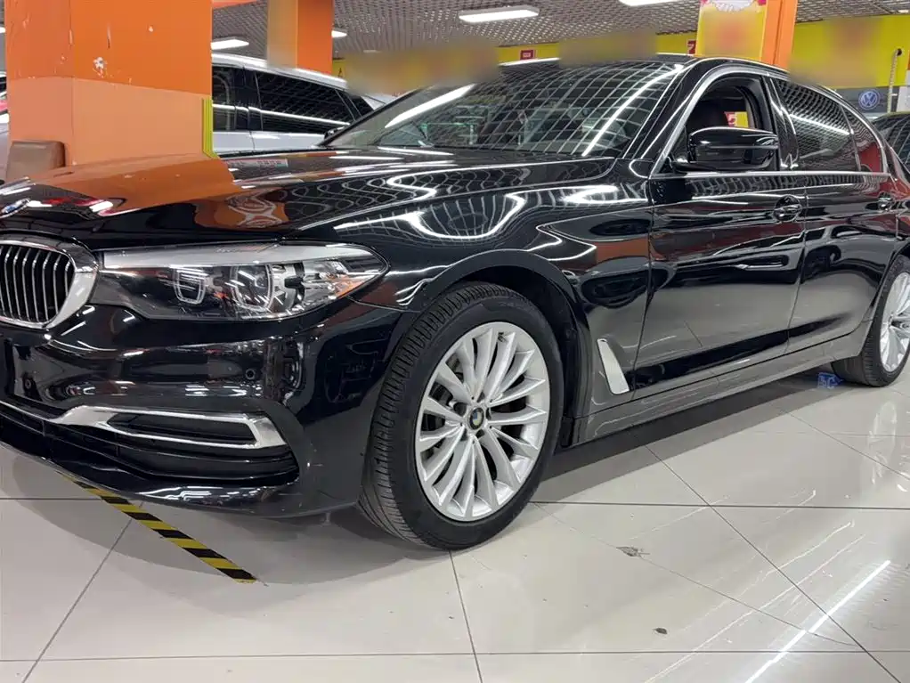 BMW 5 Series 2020 525Li Luxury Package
