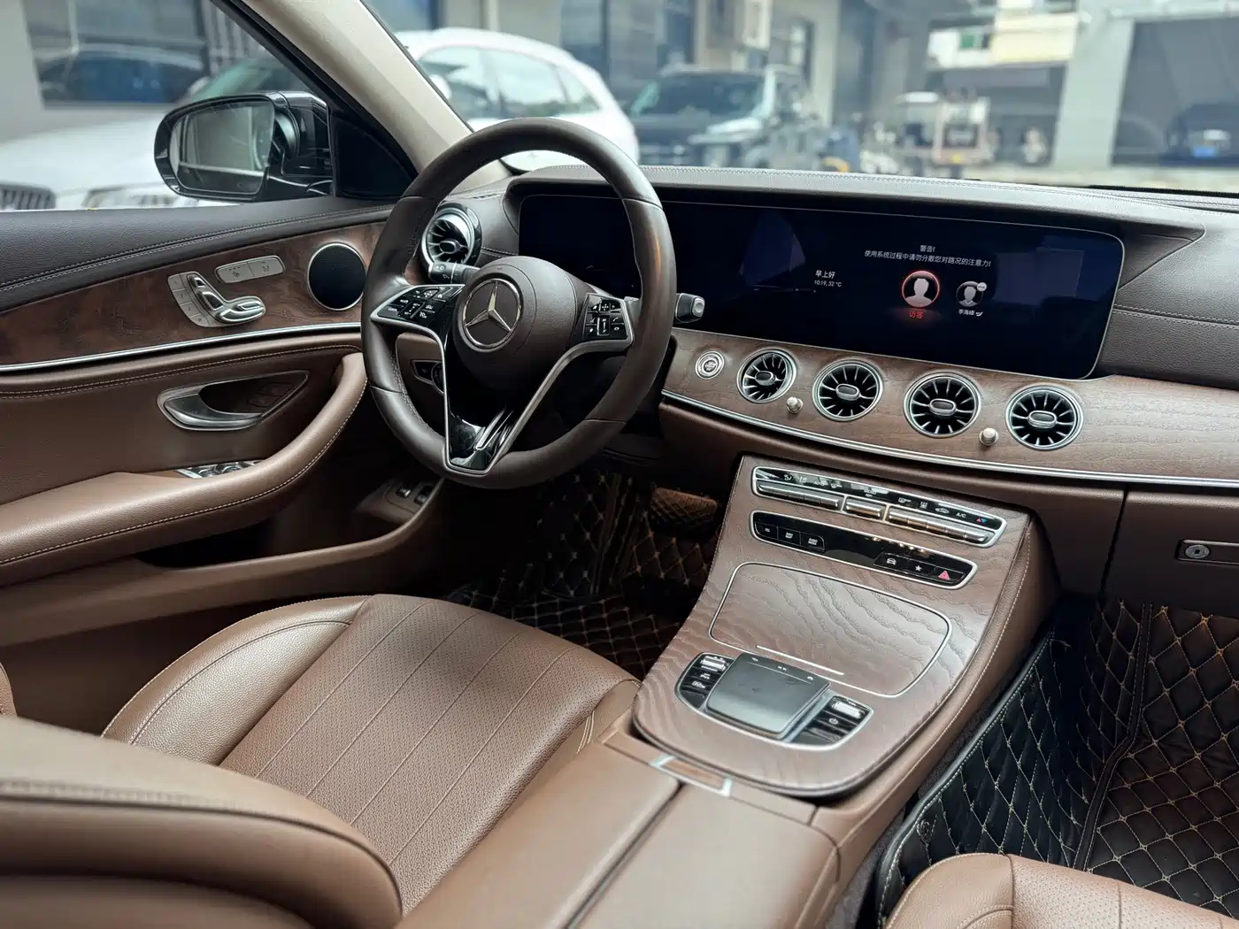Photo 14 - Mercedes-Benz E-Class New Energy