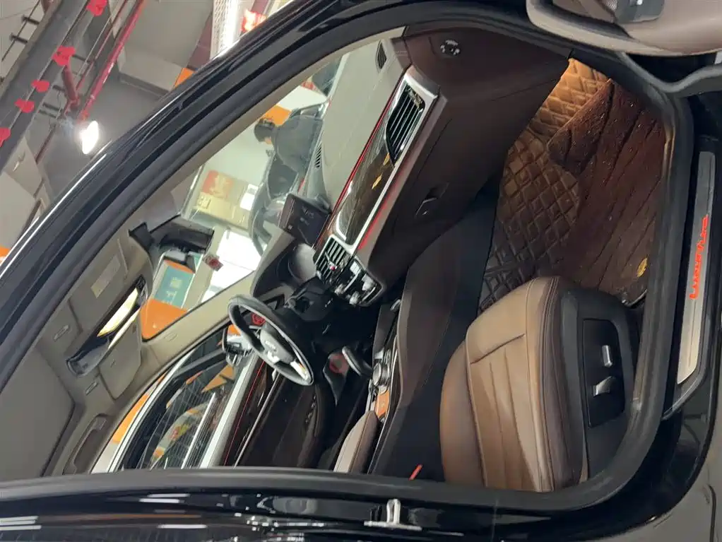 BMW 5 Series 2020 525Li Luxury Package фото 10