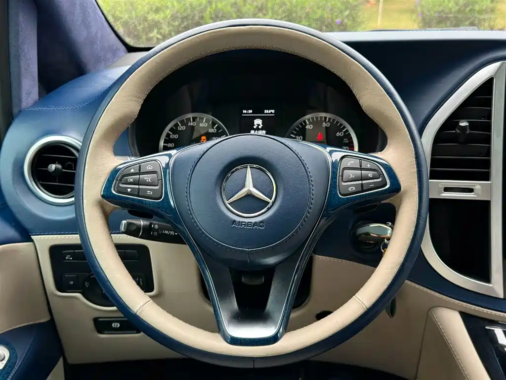 Mercedes-Benz Vito 2016 2.0T Elite Edition фото 29
