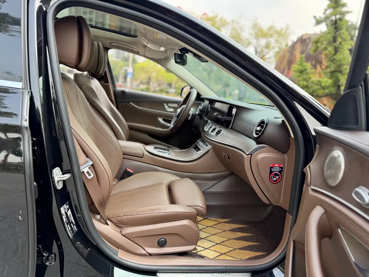 Mercedes-Benz E-Class 2022 E 260 L фото 17