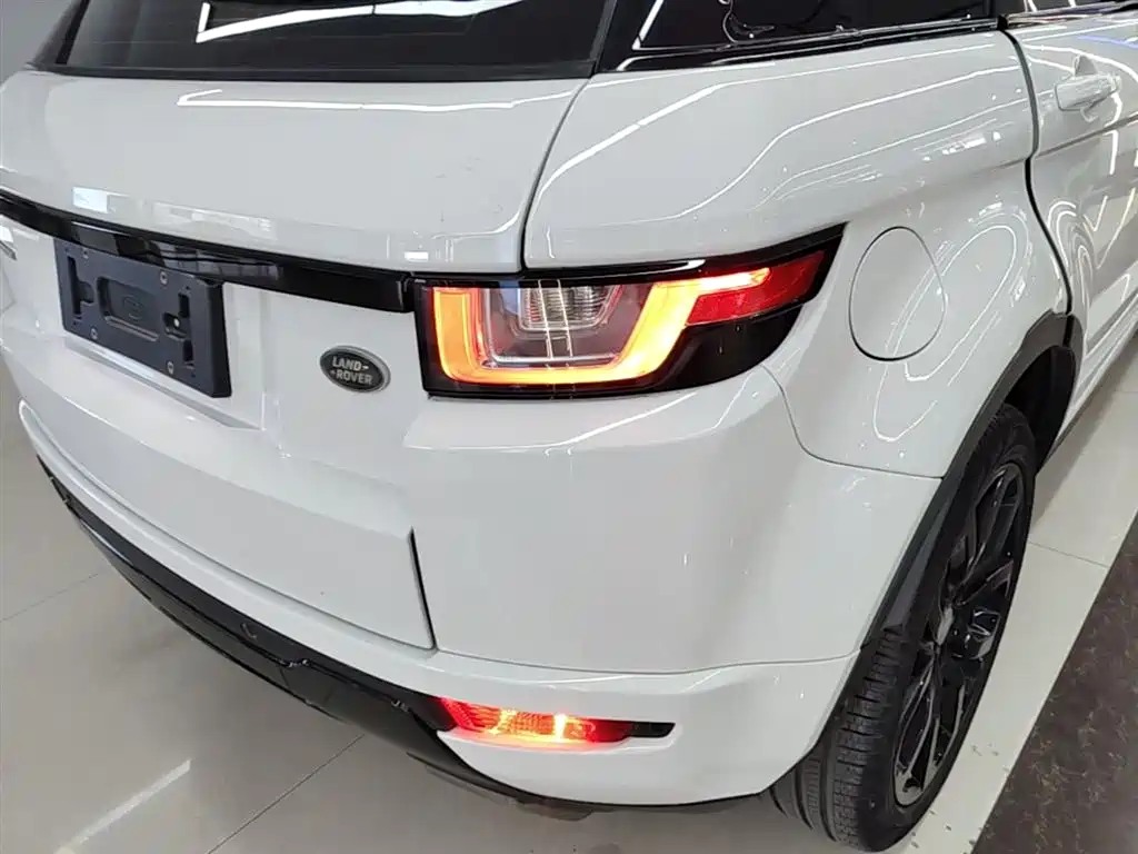 Land Rover Range Rover Evoque 2018 240PS SE DYNAMIC Smart Edition фото 8