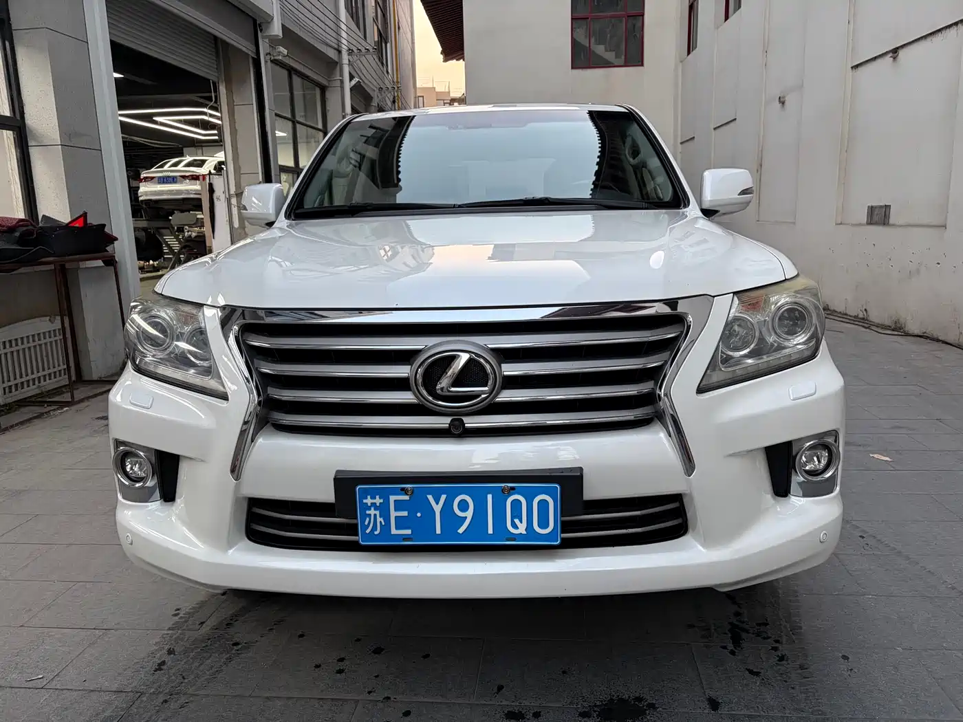 Lexus LX 2013 570 фото 2