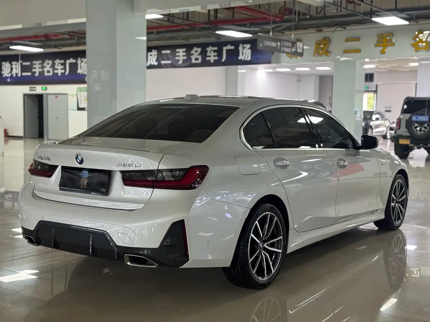 BMW 3 Series 2023 325Li M Sport Package фото 14