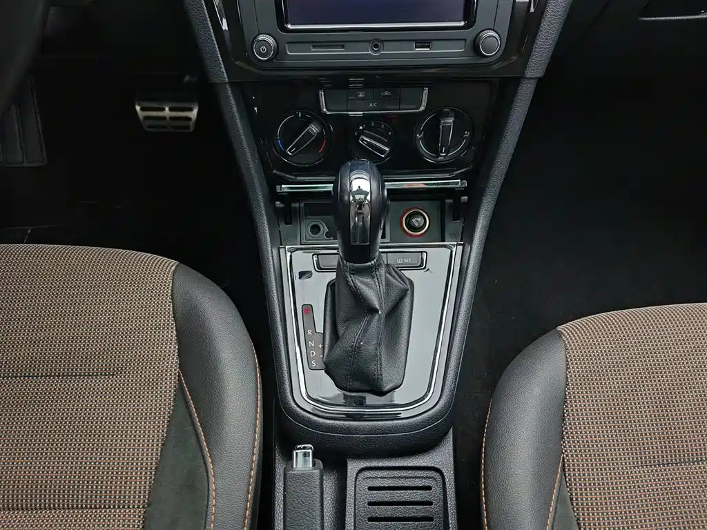 Volkswagen C-TREK 2020 1.5L Automatic Comfort Edition фото 13