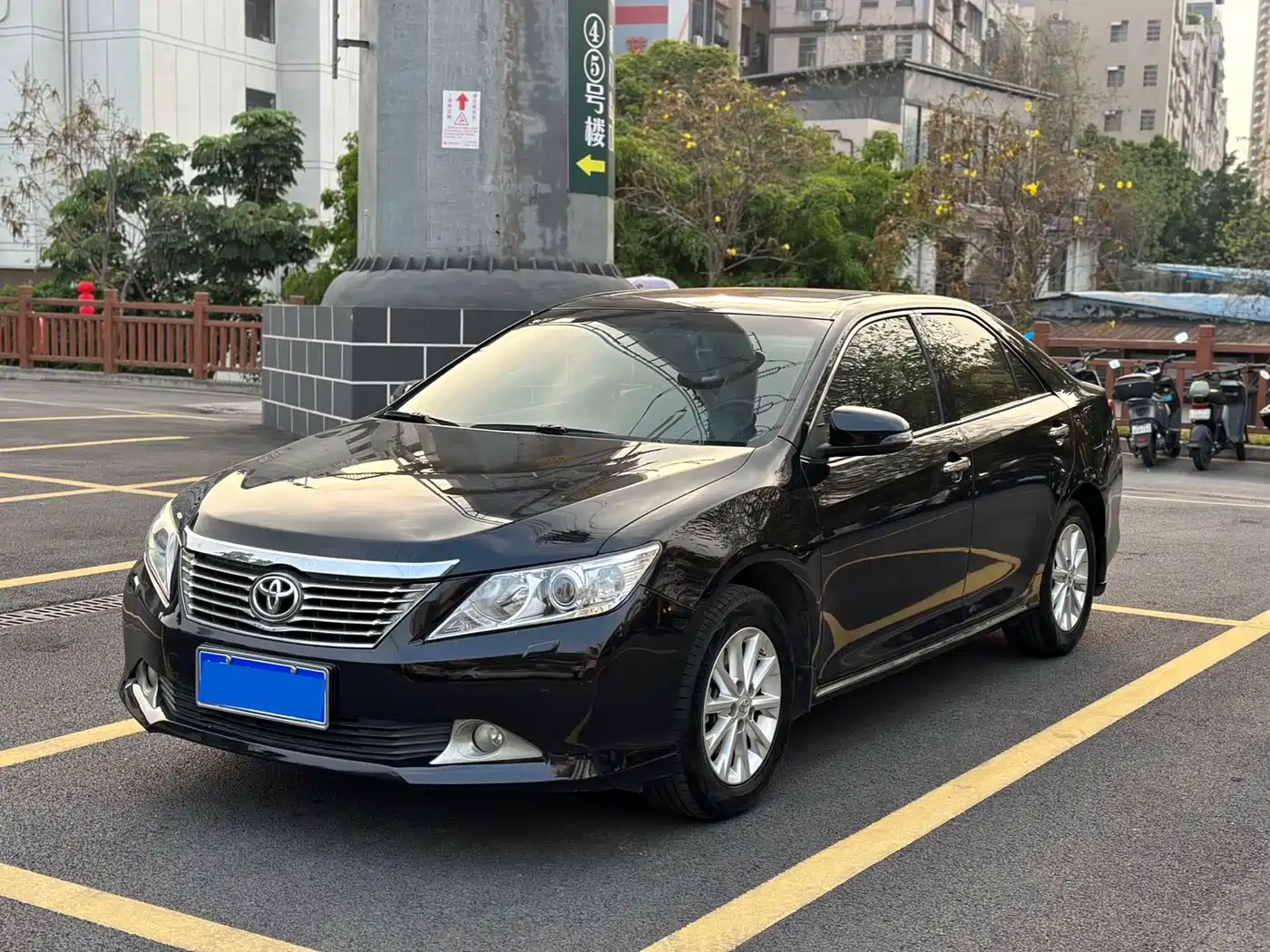 Toyota Camry 2012 2.5G Luxury Edition