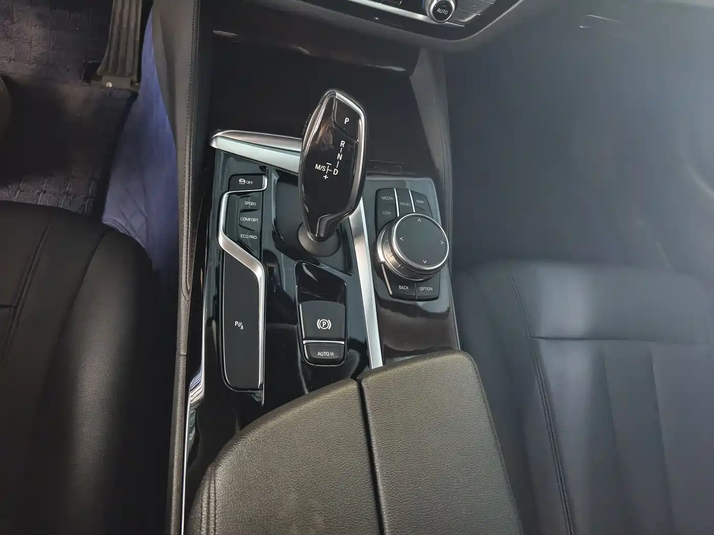 BMW 5 Series 2018 525Li Luxury Package фото 7