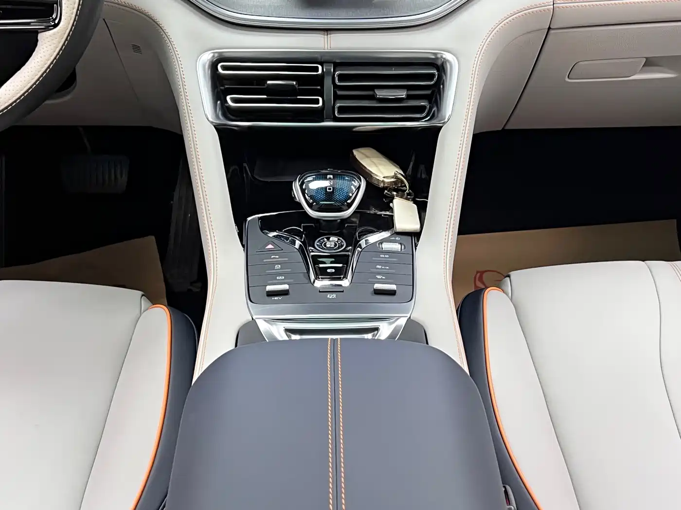BYD Song PLUS PHEV 2021 DM-i 110KM Flagship фото 23
