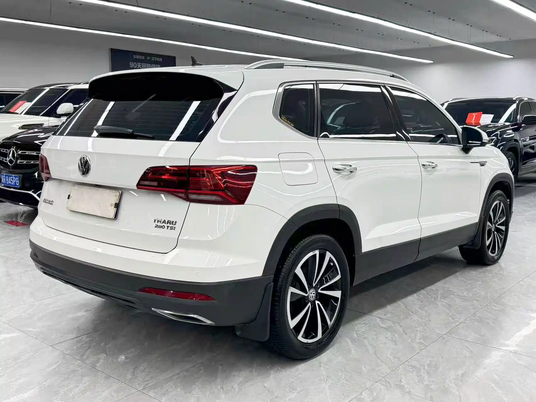 Photo 6 - Volkswagen Tharu