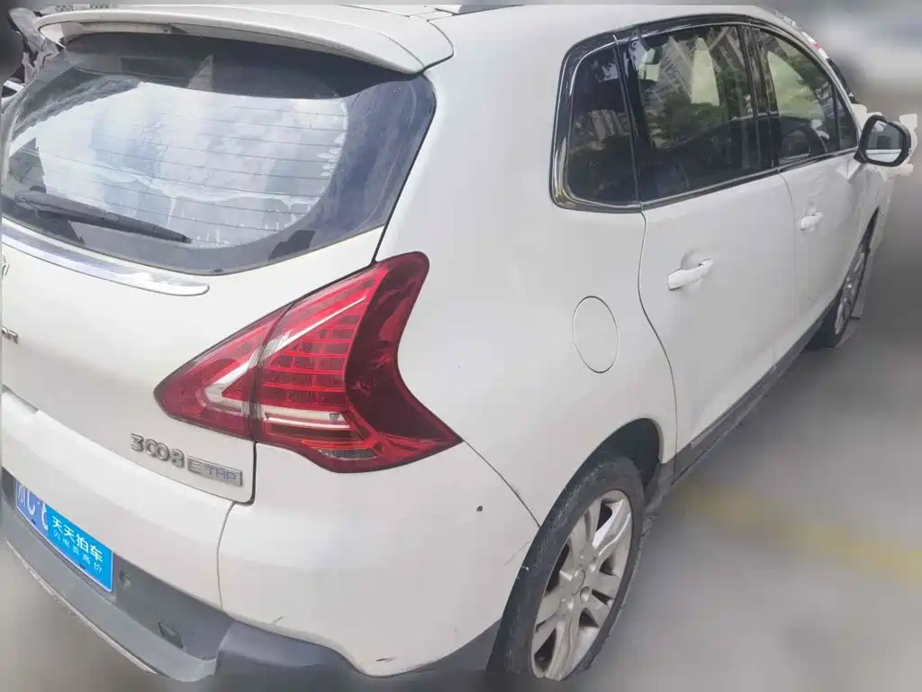 Фото 2 - Peugeot 3008
