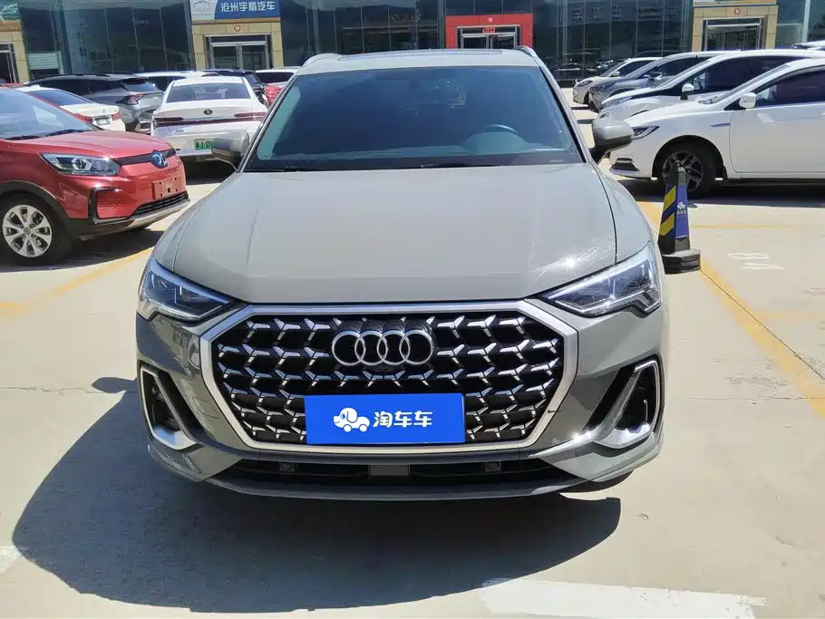 Audi Q3 2024 40 TFSI Fashion Sport фото 2