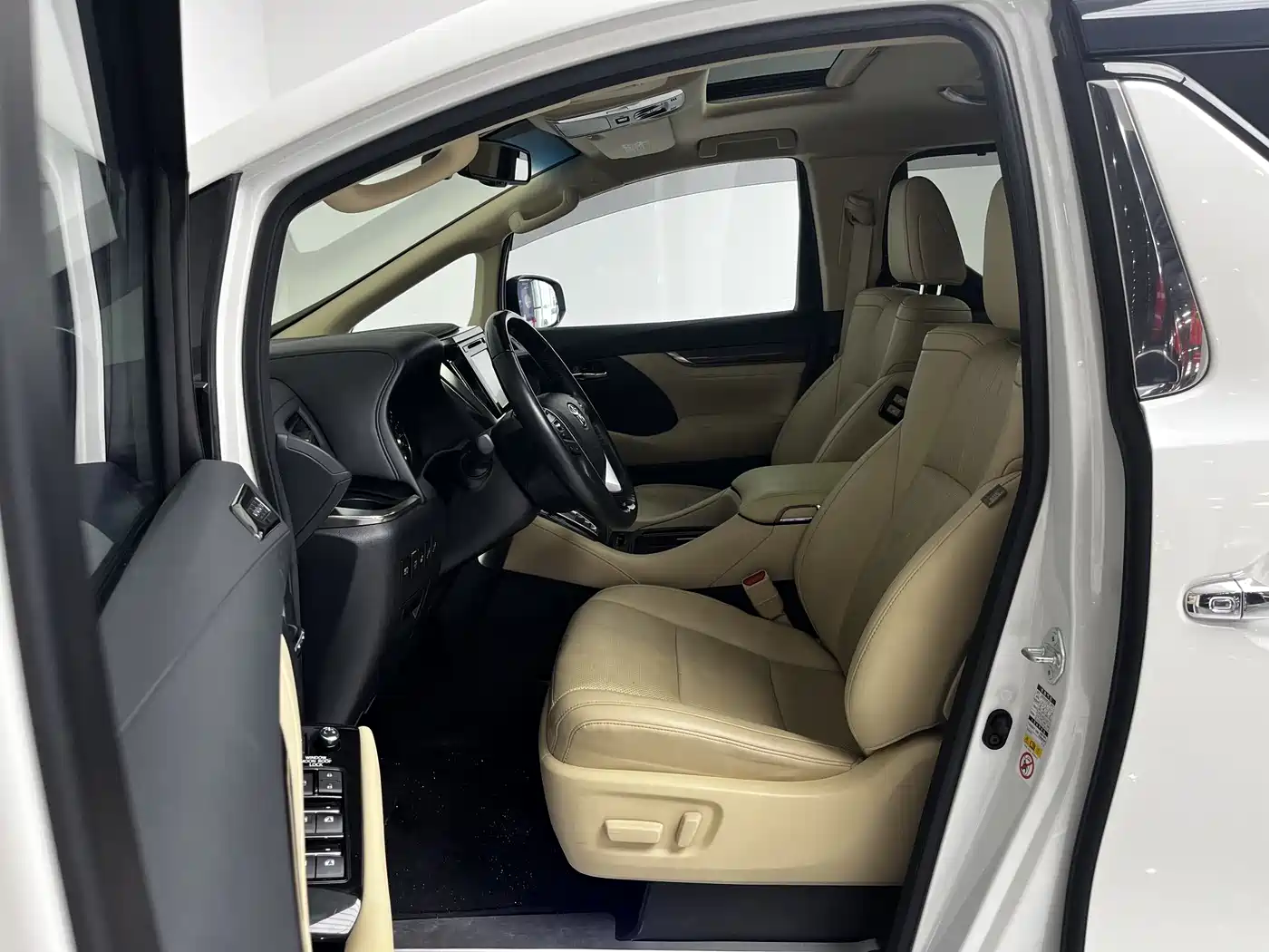Toyota Alphard 2018 Facelift 3.5L Premium Edition фото 3