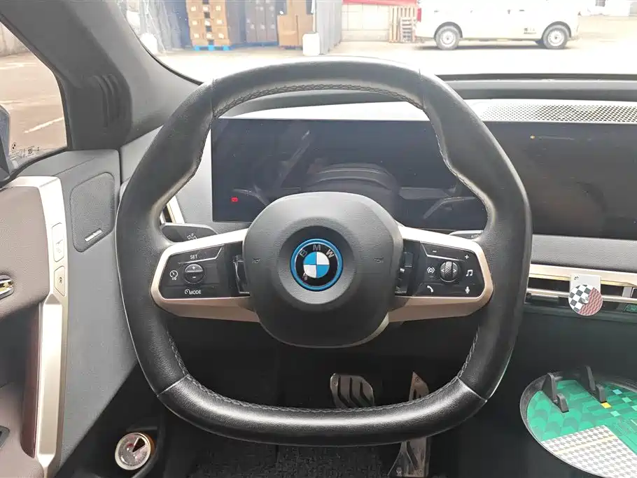 BMW iX 2022 xDrive40 фото 15