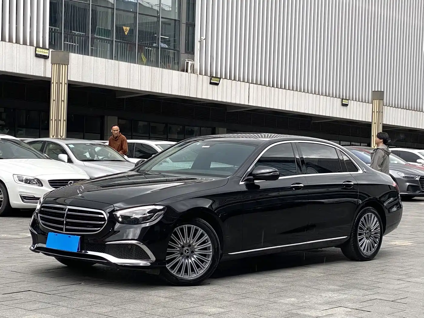 Mercedes-Benz E-Class 2023 E 300 L Fashion