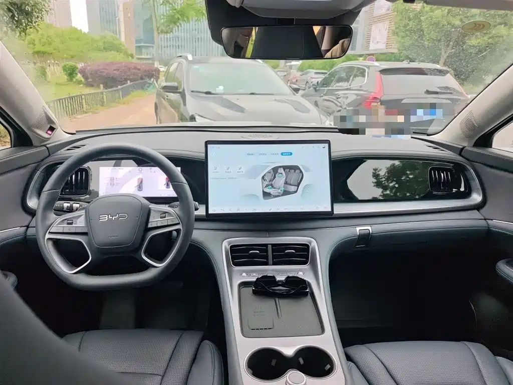 BYD Hai Shi 07 DM-i 2025 150 Pilot+ Edition фото 10