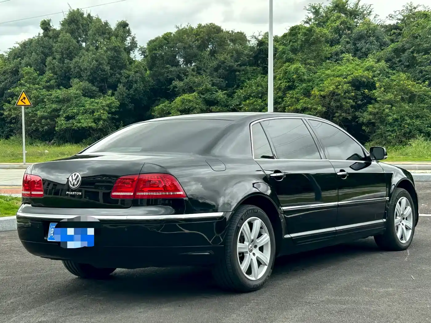 Volkswagen Phaeton 2011 2011 3.6L V6 5-seat Long Wheelbase Individual