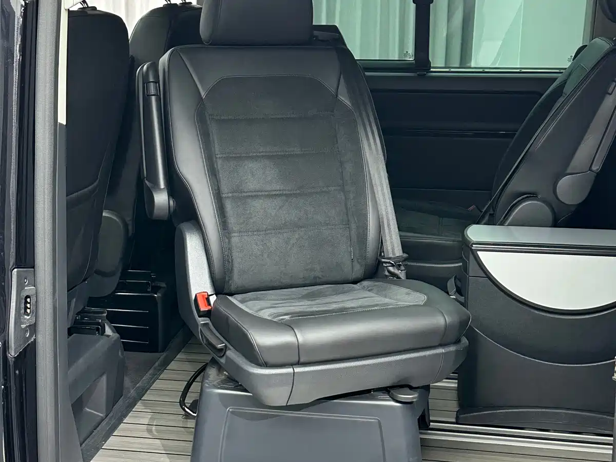 Volkswagen Multivan 2019 2019 2.0TSI 4WD Premium 7-seater