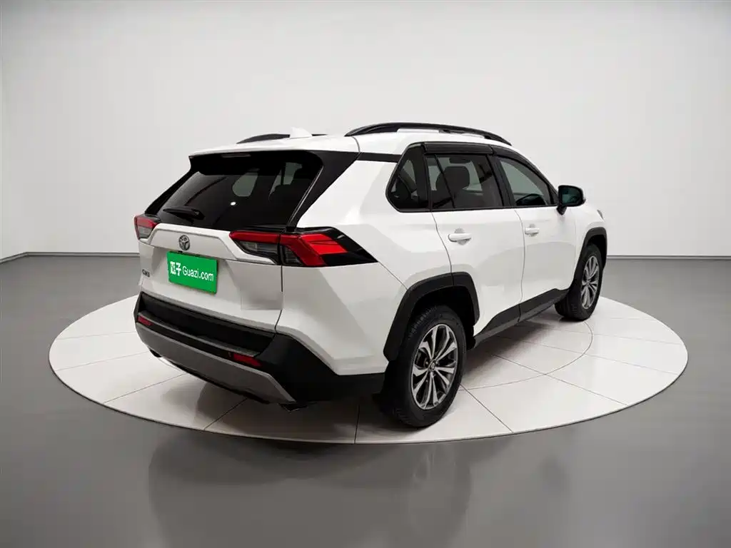 Toyota RAV4 Rongfang 2023 2.0L CVT 2WD Fashion Edition фото 4