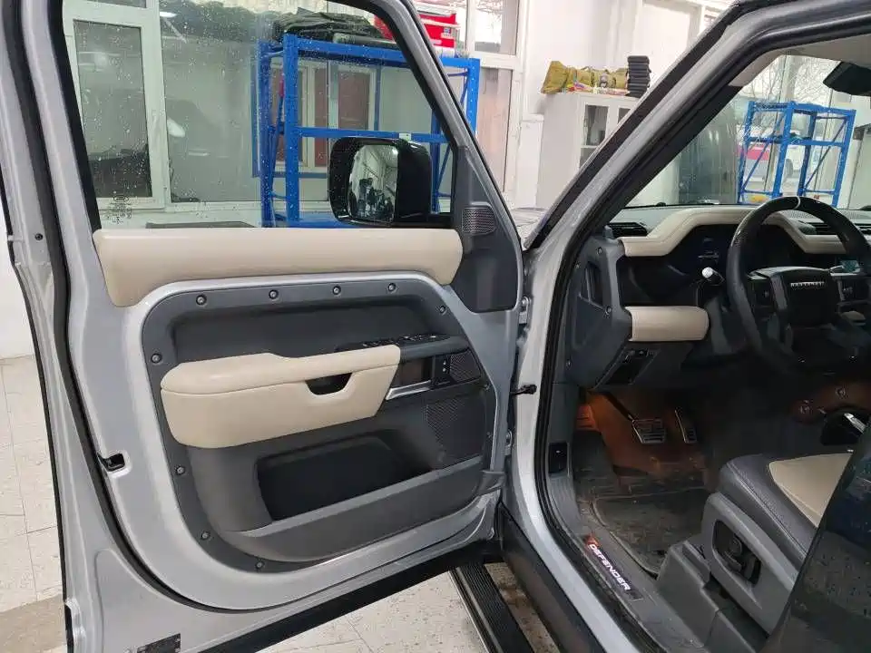 Land Rover Defender 2021 110 P400 X-DYNAMIC HSE фото 3