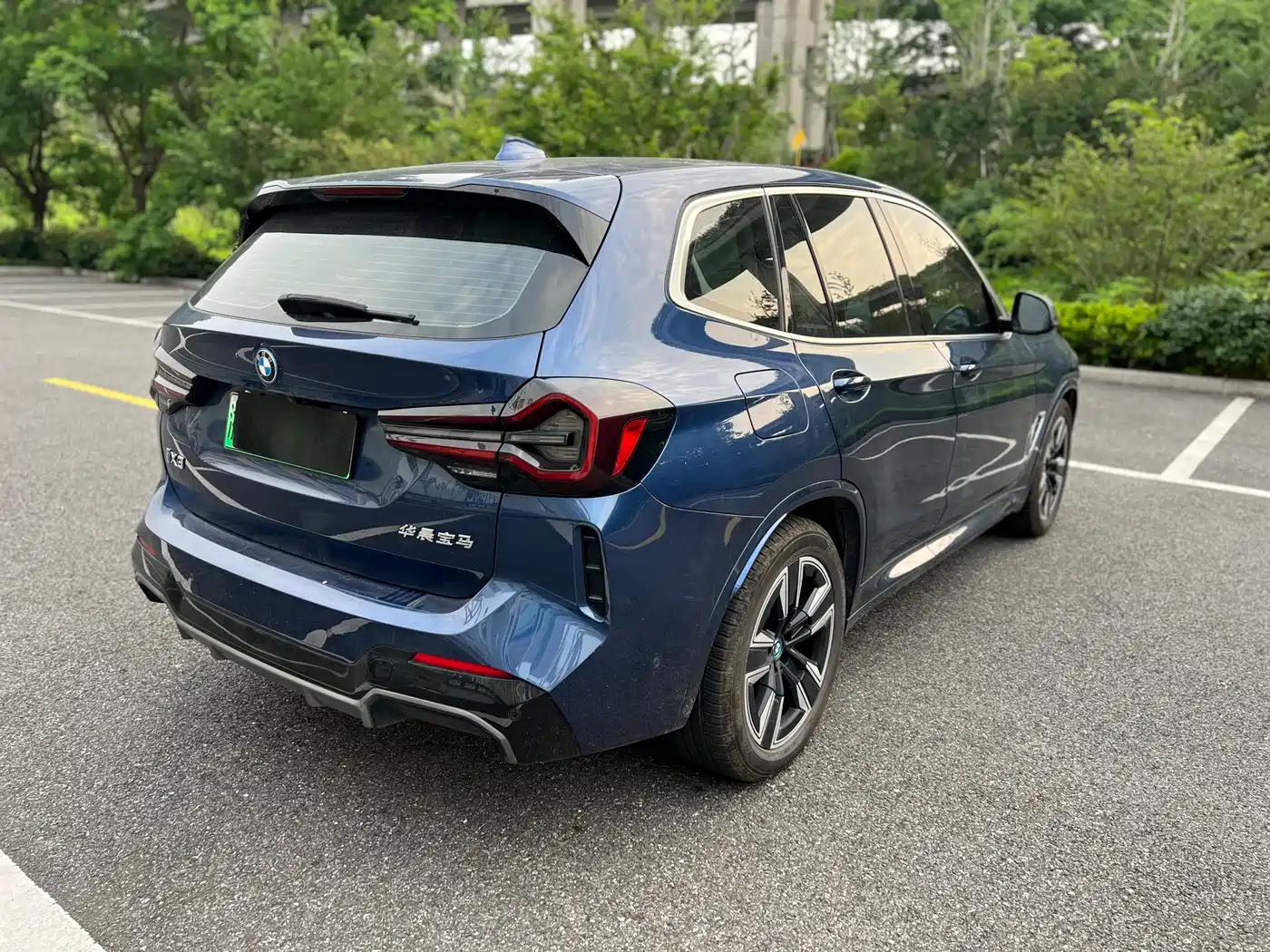 BMW iX3 2022 Leading Edition фото 5
